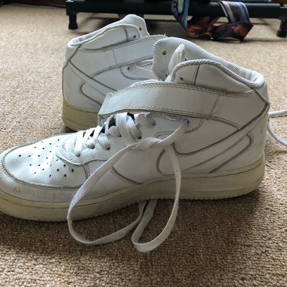 Men’s Nike Air Force 1’s (mid) - Picture 3 of 5